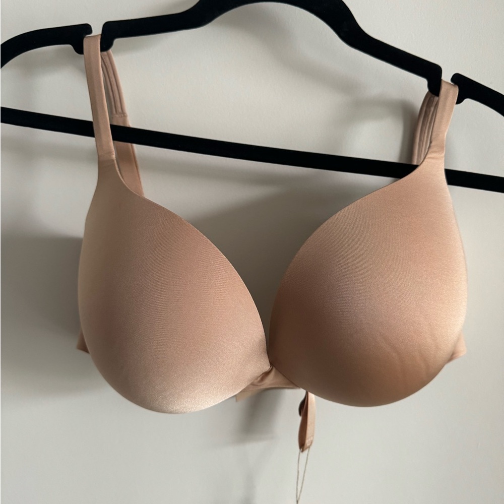 NWT SKIMS Ultimate push-up plunge bra size 36D